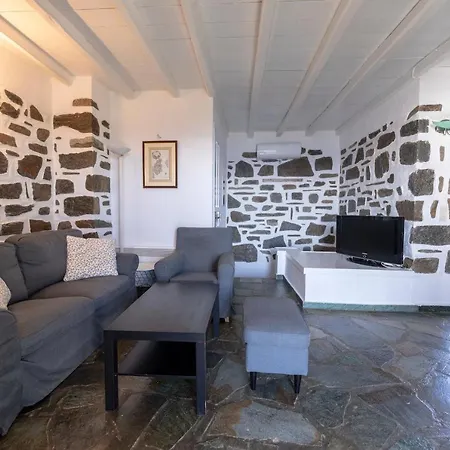 Holiday home Casa Glyfari In Glyfa Paros, Just 80 Meters From Beach